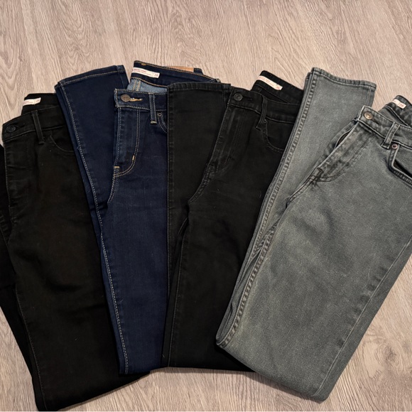 Levi’s Skinny - Picture 2 of 2